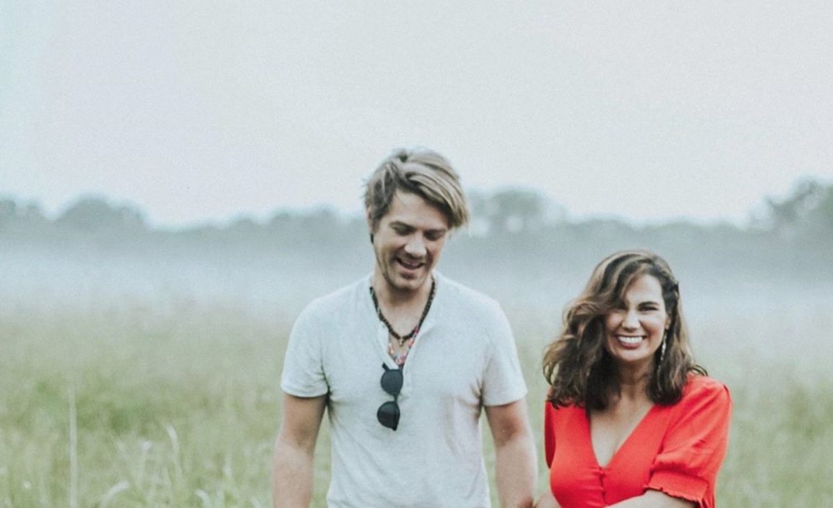 taylor hanson and wife are pregnant with baby number 7
