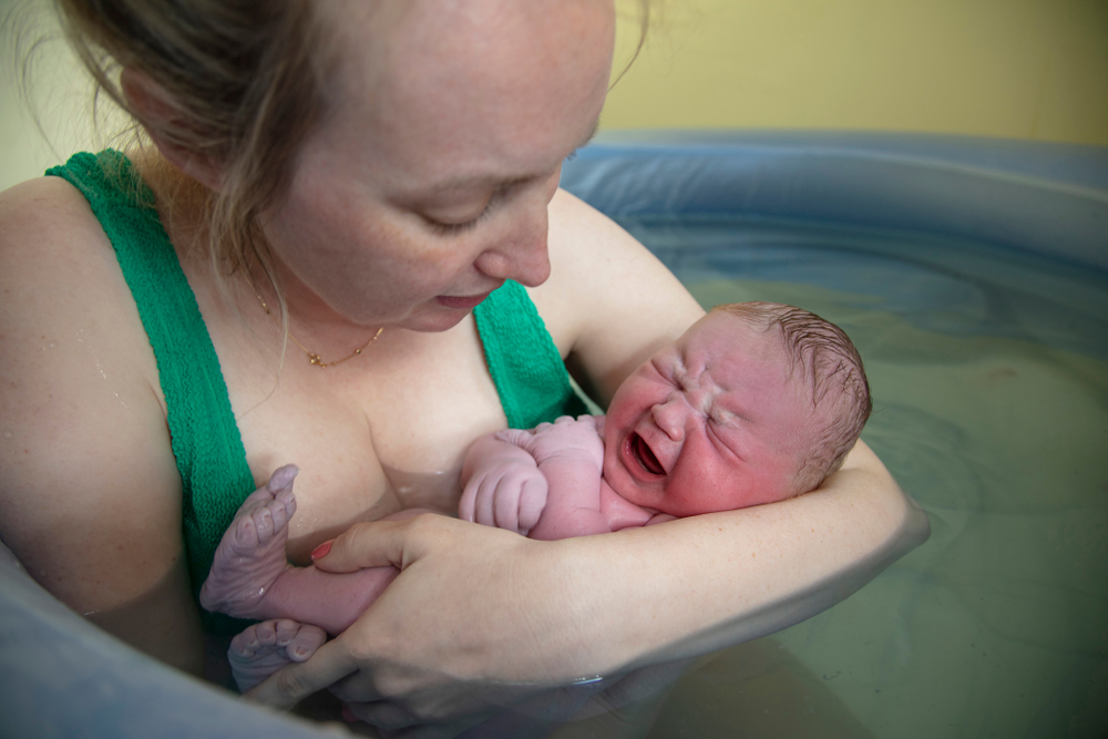12 powerful water birth photos that really show the beauty and emotion